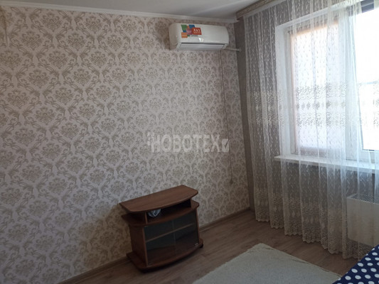 Сдам однокомнатную (1-комн.) квартиру, Надежды ул, 4, Крымск г