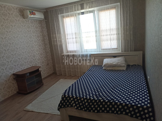 Сдам однокомнатную (1-комн.) квартиру, Надежды ул, 4, Крымск г