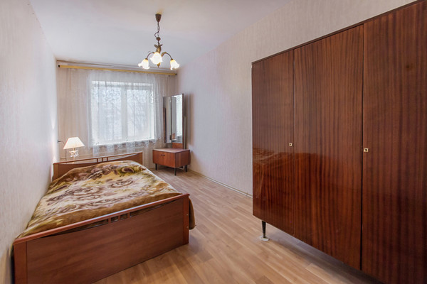 Продам трехкомнатную (3-комн.) квартиру, Менделеева ул, 18б, Воронеж г
