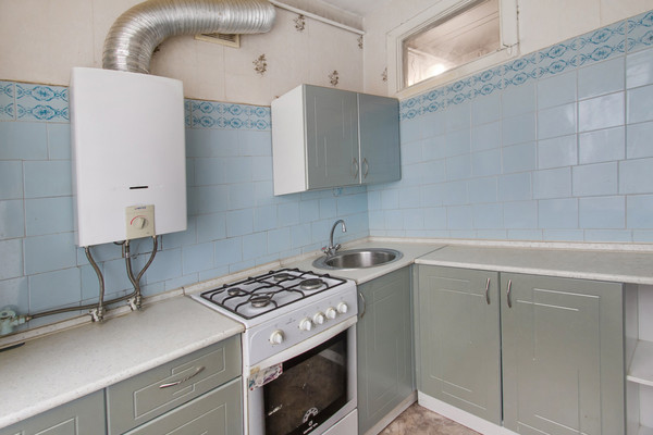 Продам трехкомнатную (3-комн.) квартиру, Менделеева ул, 18б, Воронеж г