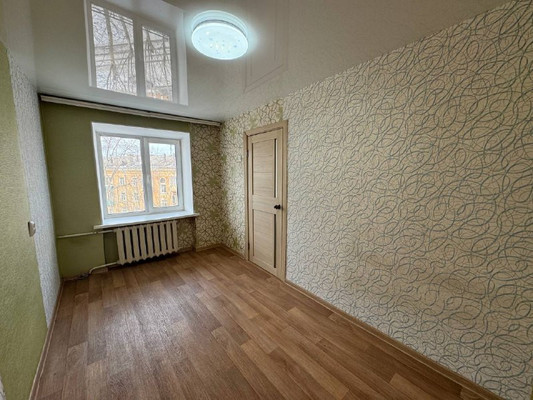 Продам двухкомнатную (2-комн.) квартиру, Парижской Коммуны ул, 23, Комсомольск-на-Амуре г