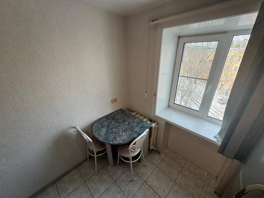 Продам двухкомнатную (2-комн.) квартиру, Парижской Коммуны ул, 23, Комсомольск-на-Амуре г