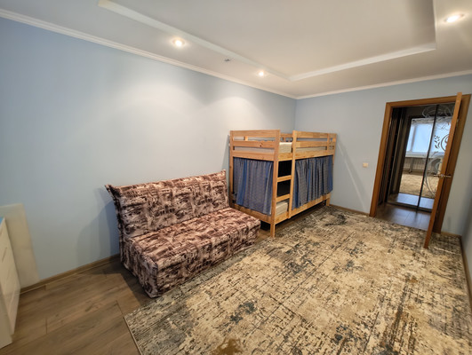 Продам трехкомнатную (3-комн.) квартиру, Кирова ул, 11В, Йошкар-Ола г