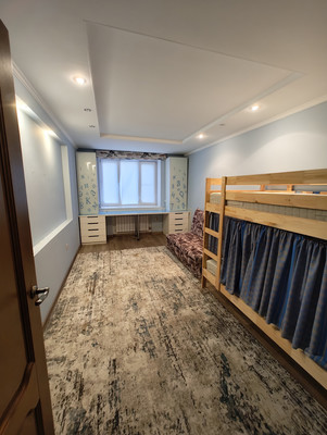 Продам трехкомнатную (3-комн.) квартиру, Кирова ул, 11В, Йошкар-Ола г