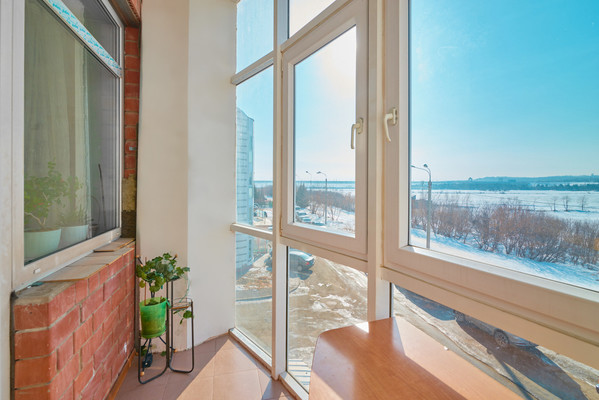 Продам двухкомнатную (2-комн.) квартиру, Дальневосточная ул, 126, Иркутск г
