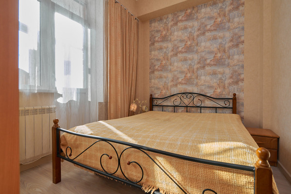Продам двухкомнатную (2-комн.) квартиру, Дальневосточная ул, 126, Иркутск г