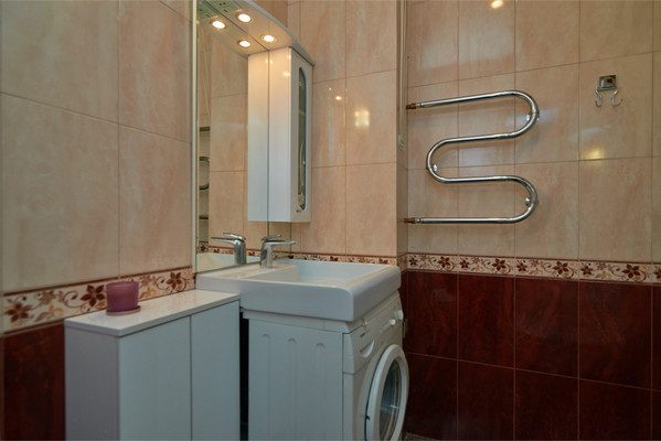 Продам двухкомнатную (2-комн.) квартиру, Дальневосточная ул, 126, Иркутск г