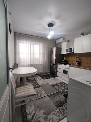 Продам двухкомнатную (2-комн.) квартиру, им. Героя Советского Союза Якова Кобзаря ул, 41, Краснодар г