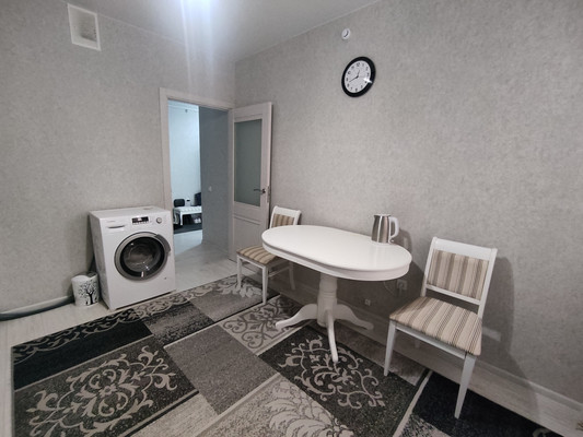 Продам двухкомнатную (2-комн.) квартиру, им. Героя Советского Союза Якова Кобзаря ул, 41, Краснодар г