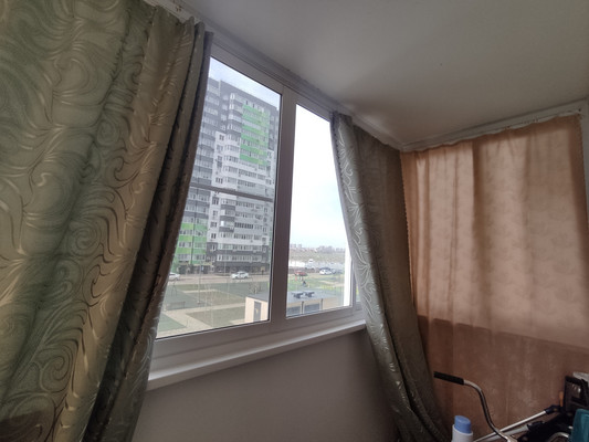 Продам двухкомнатную (2-комн.) квартиру, им. Героя Советского Союза Якова Кобзаря ул, 41, Краснодар г