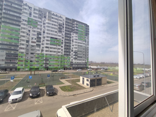 Продам двухкомнатную (2-комн.) квартиру, им. Героя Советского Союза Якова Кобзаря ул, 41, Краснодар г