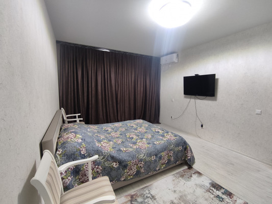 Продам двухкомнатную (2-комн.) квартиру, им. Героя Советского Союза Якова Кобзаря ул, 41, Краснодар г