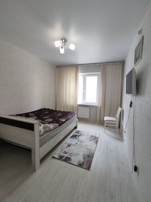 Продам двухкомнатную (2-комн.) квартиру, им. Героя Советского Союза Якова Кобзаря ул, 41, Краснодар г