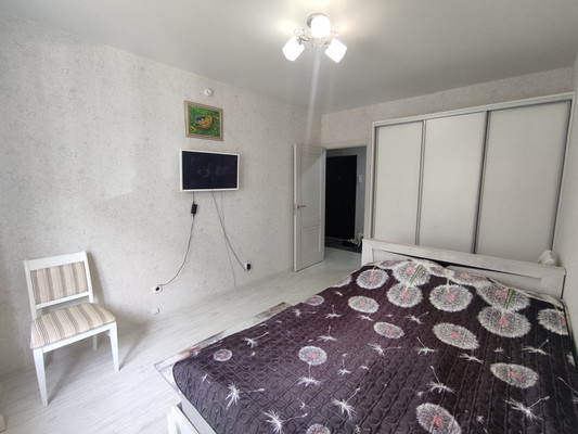 Продам двухкомнатную (2-комн.) квартиру, им. Героя Советского Союза Якова Кобзаря ул, 41, Краснодар г