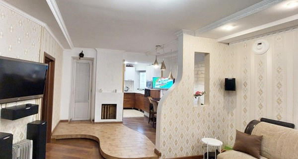 Продам трехкомнатную (3-комн.) квартиру, Мидхата Булатова ул, 5, Казань г