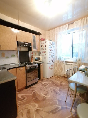Продам трехкомнатную (3-комн.) квартиру, Захарова ул, 9, Нижний Тагил г