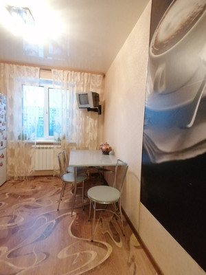 Продам трехкомнатную (3-комн.) квартиру, Захарова ул, 9, Нижний Тагил г