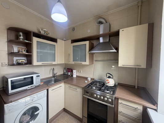 Продам трехкомнатную (3-комн.) квартиру, Чехова пр-кт, 13А, Ростов-на-Дону г