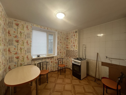 Продам многокомнатную квартиру, Батурина ул, 44, Симферополь г