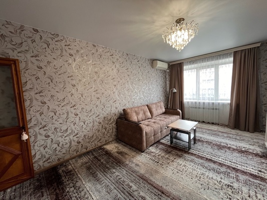 Продам двухкомнатную (2-комн.) квартиру, Первомайский пр-кт, 58, Рязань г