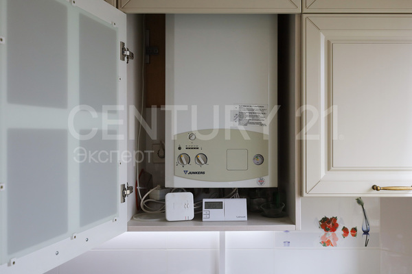 Продам трехкомнатную (3-комн.) квартиру, Полоцкая ул, 28 , Калининград г