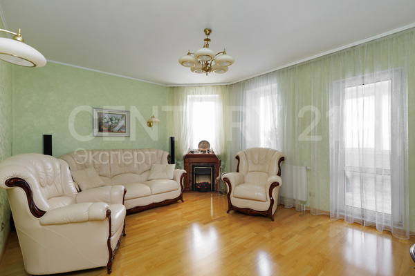 Продам трехкомнатную (3-комн.) квартиру, Полоцкая ул, 28 , Калининград г