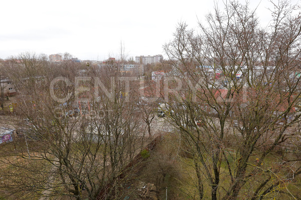 Продам трехкомнатную (3-комн.) квартиру, Полоцкая ул, 28 , Калининград г