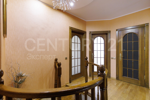Продам трехкомнатную (3-комн.) квартиру, Полоцкая ул, 28 , Калининград г