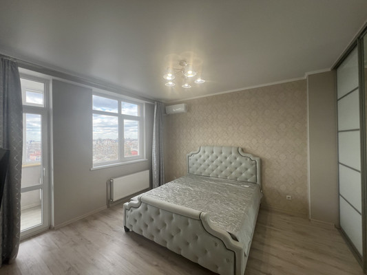 Продам однокомнатную (1-комн.) квартиру, Крылова ул, 36, Симферополь г