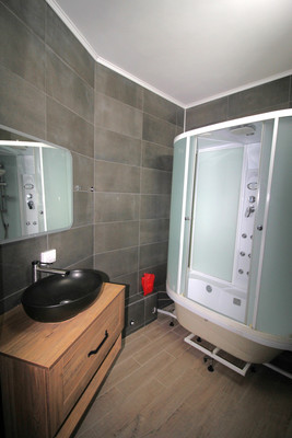 Продам двухкомнатную (2-комн.) квартиру, Пушкарская ул, 142, Пермь г
