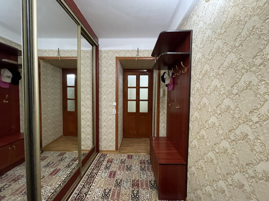 Продам трехкомнатную (3-комн.) квартиру, Амет-хана Султана пр-кт, 10, Махачкала г