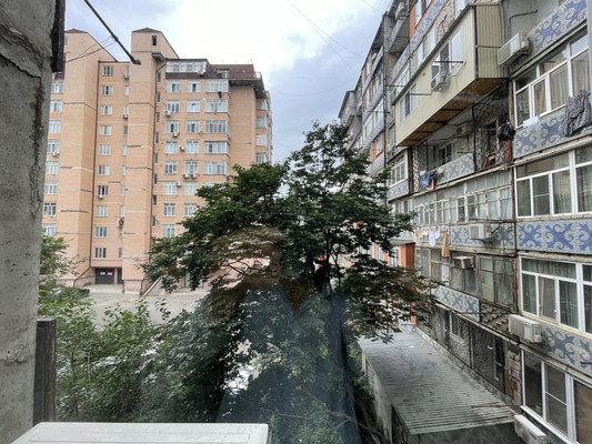 Продам трехкомнатную (3-комн.) квартиру, Амет-хана Султана пр-кт, 10, Махачкала г