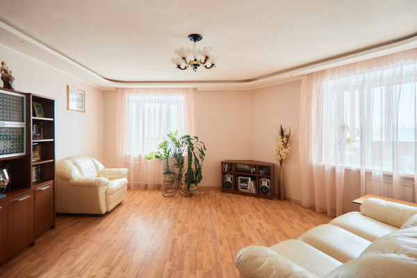 Продам трехкомнатную (3-комн.) квартиру, Кольский пр-кт, 97к3, Мурманск г