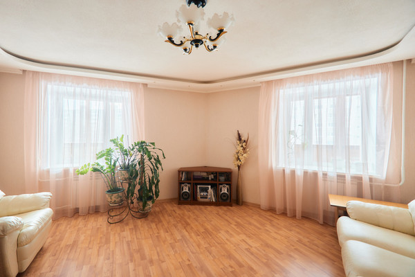 Продам трехкомнатную (3-комн.) квартиру, Кольский пр-кт, 97к3, Мурманск г