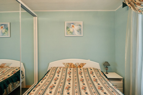 Продам трехкомнатную (3-комн.) квартиру, Кольский пр-кт, 97к3, Мурманск г