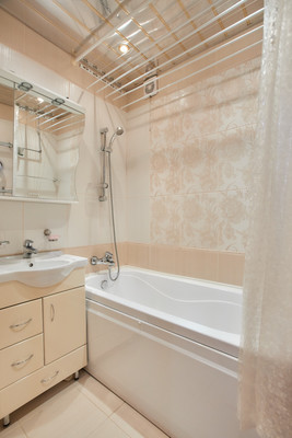 Продам трехкомнатную (3-комн.) квартиру, Кольский пр-кт, 97к3, Мурманск г