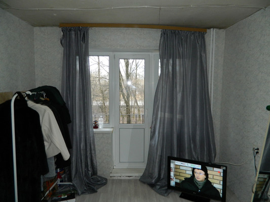 Продам двухкомнатную (2-комн.) квартиру, Чехова ул, 18, Гатчина г