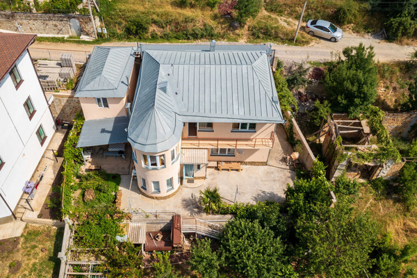 Продам дом, имени Умера Акмоллы Адаманова ул, 28, Ялта г, 0 км от города