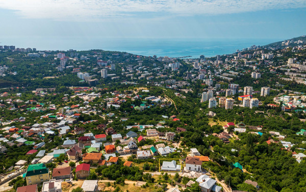 Продам дом, имени Умера Акмоллы Адаманова ул, 28, Ялта г, 0 км от города