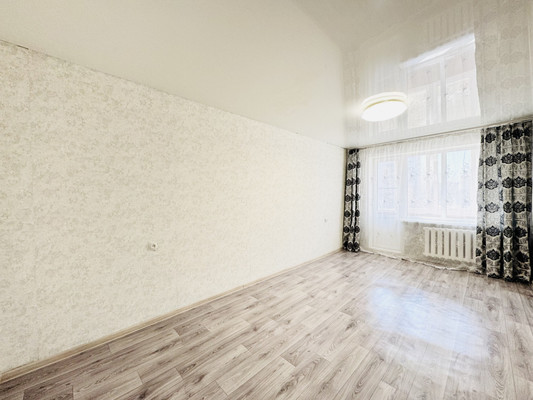 Продам однокомнатную (1-комн.) квартиру, Есенина ул, 12, Брянск г