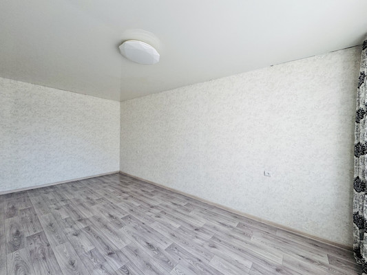 Продам однокомнатную (1-комн.) квартиру, Есенина ул, 12, Брянск г