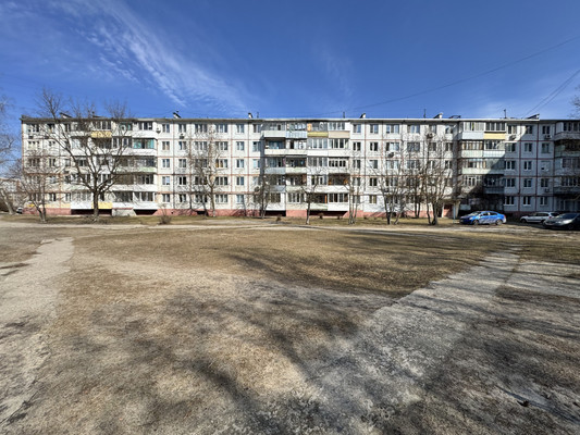 Продам однокомнатную (1-комн.) квартиру, Есенина ул, 12, Брянск г