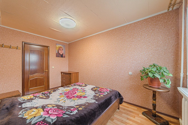Продам трехкомнатную (3-комн.) квартиру, Кижеватова ул, 30, Пенза г