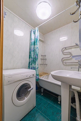 Продам трехкомнатную (3-комн.) квартиру, Кижеватова ул, 30, Пенза г