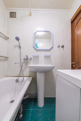 Продам трехкомнатную (3-комн.) квартиру, Кижеватова ул, 30, Пенза г