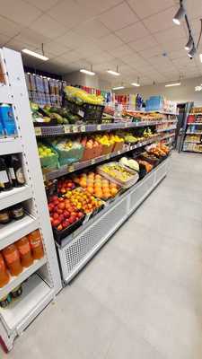 Сдам торговое помещение 140,5 м2, Кленовая (Опалиха мкр.) ул, 5, Красногорск г