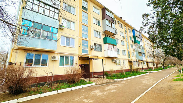 Продам двухкомнатную (2-комн.) квартиру, Ворошилова ул, 38, Кропоткин г
