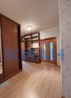 Продам двухкомнатную (2-комн.) квартиру, Академгородок ул, 10а, Красноярск г