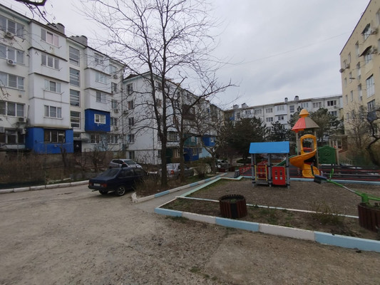 Продам трехкомнатную (3-комн.) квартиру, Звездная ул, 14, Туапсе г