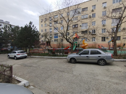 Продам трехкомнатную (3-комн.) квартиру, Звездная ул, 14, Туапсе г
